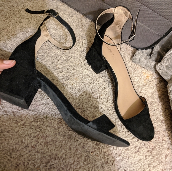 Black strap sandals - Picture 3 of 3